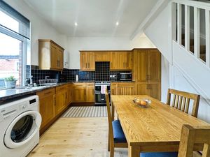 Dining Kitchen- click for photo gallery
